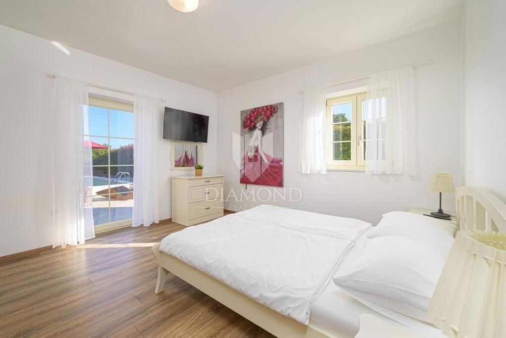 Barban, Villa vicino al mare
