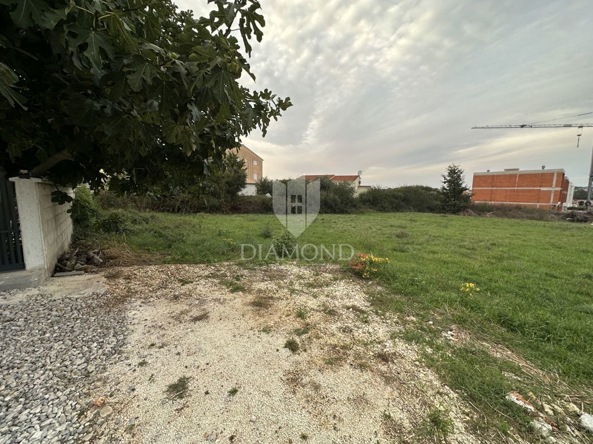 Pola, ampio terreno edificabile in una posizione eccellente