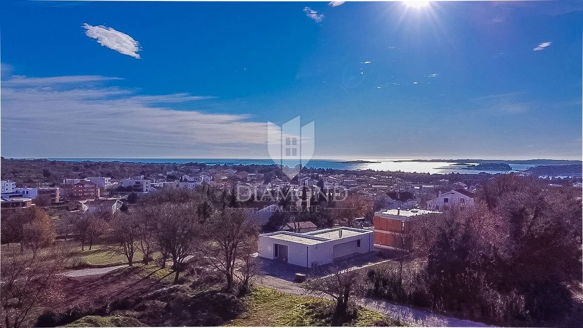 Medolino, bel terreno con vista sul mare