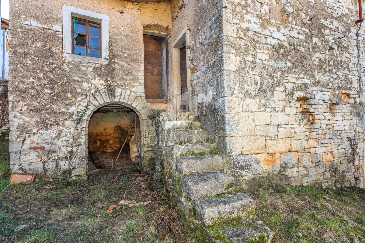 L'Istria centrale, un bellissimo complesso di case che trasudano storia 