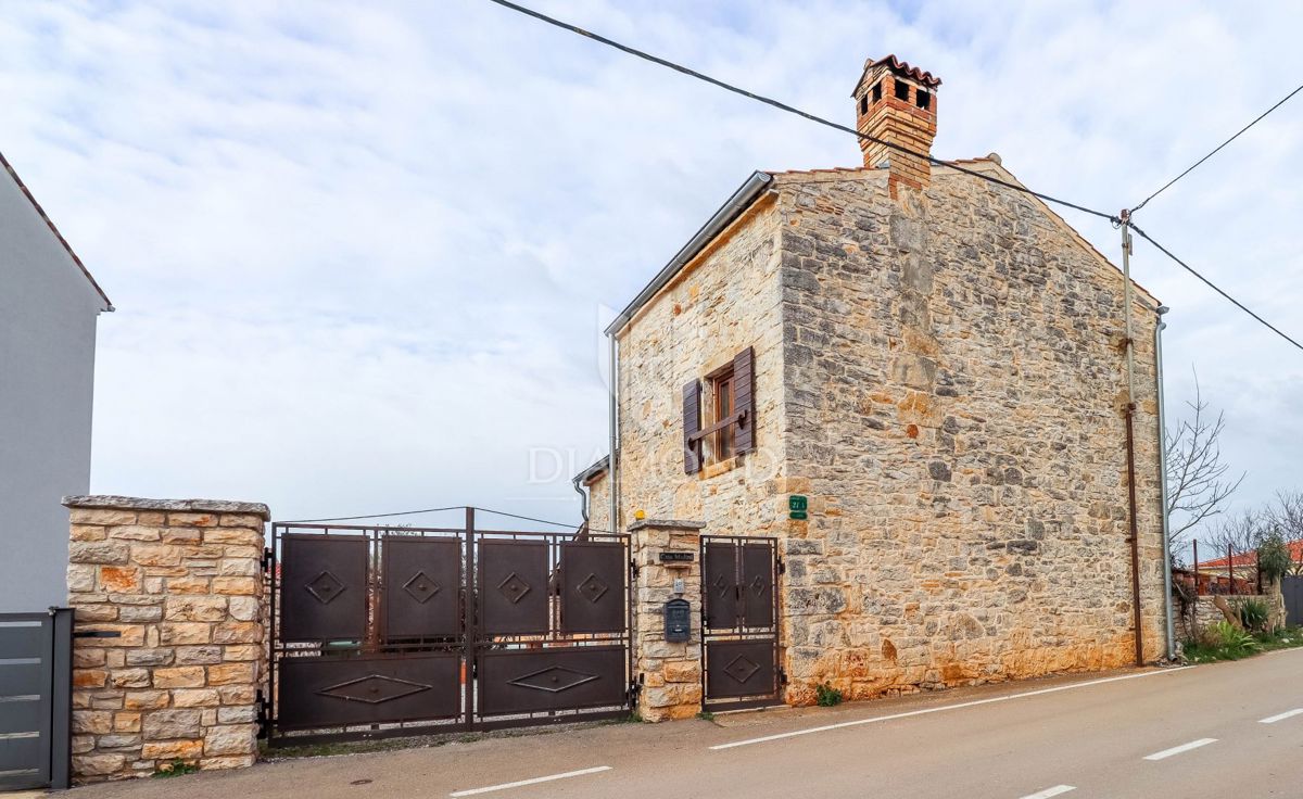 ESCLUSIVO! Casa in pietra a Bale con piscina