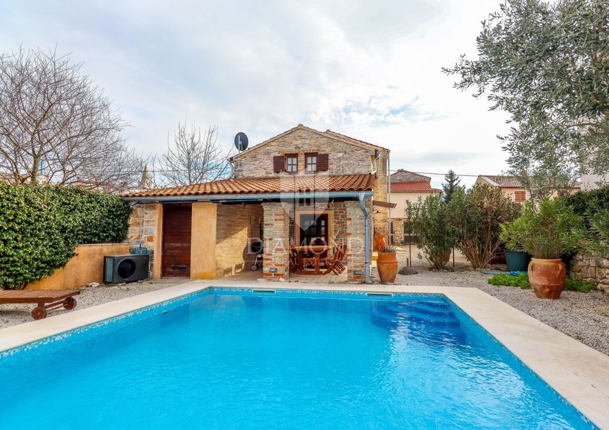 ESCLUSIVO! Casa in pietra a Bale con piscina