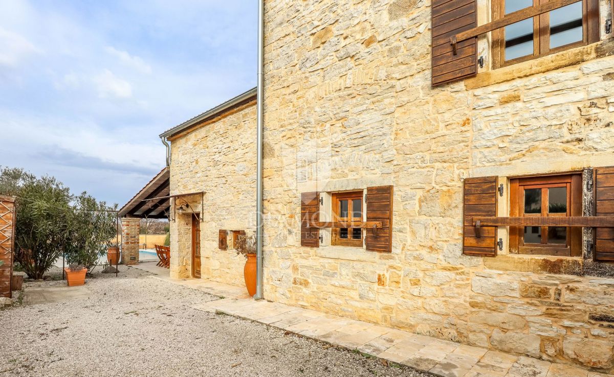 ESCLUSIVO! Casa in pietra a Bale con piscina