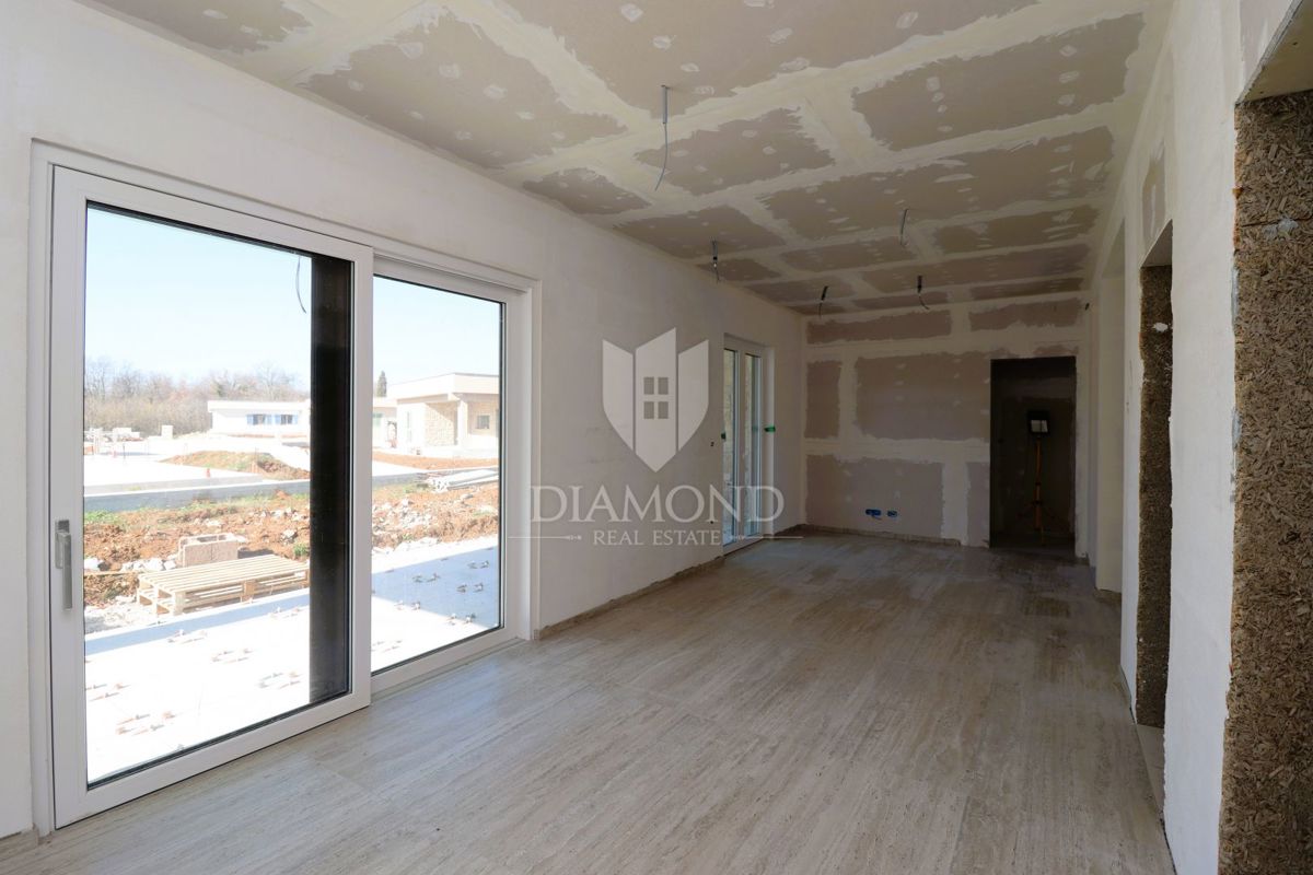 Poreč, dintorni, casa pianoterra con piscina in una posizione attraente