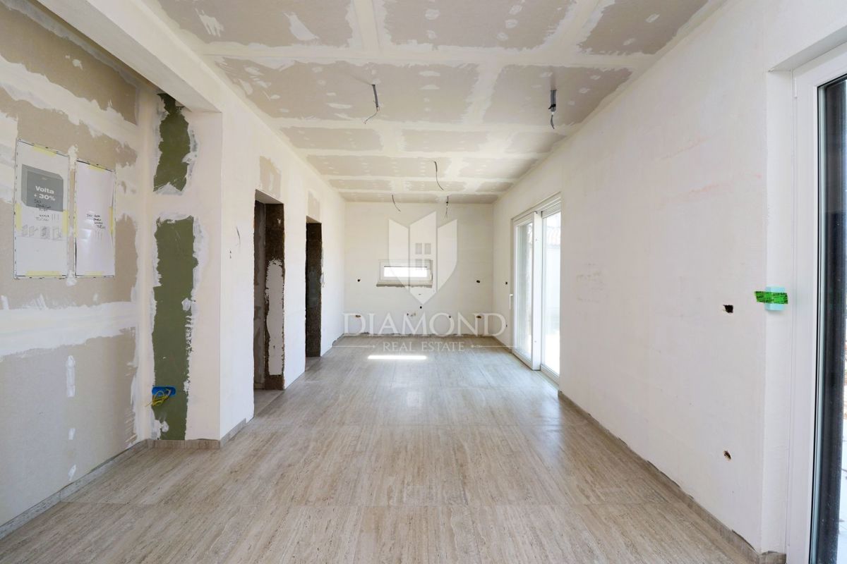 Poreč, dintorni, casa pianoterra con piscina in una posizione attraente