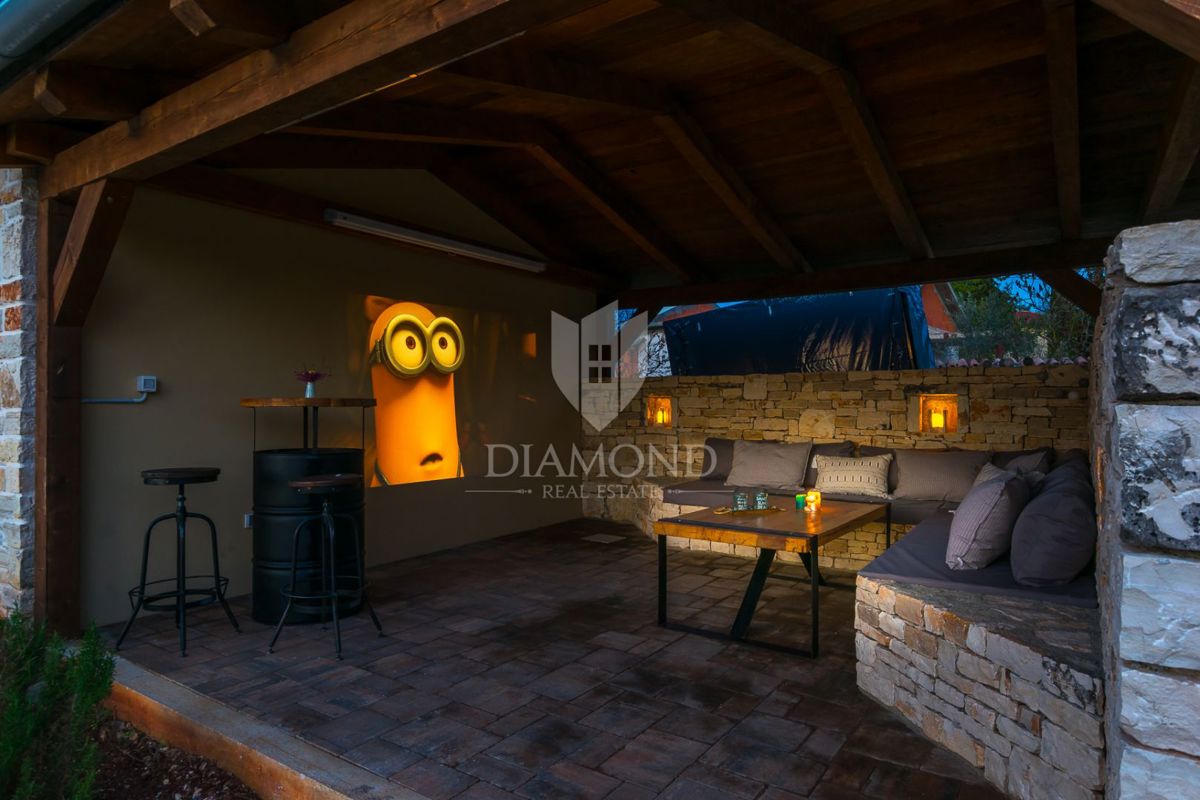 Villa con piscina e vista mare, nei dintorni di Svetvinčenat