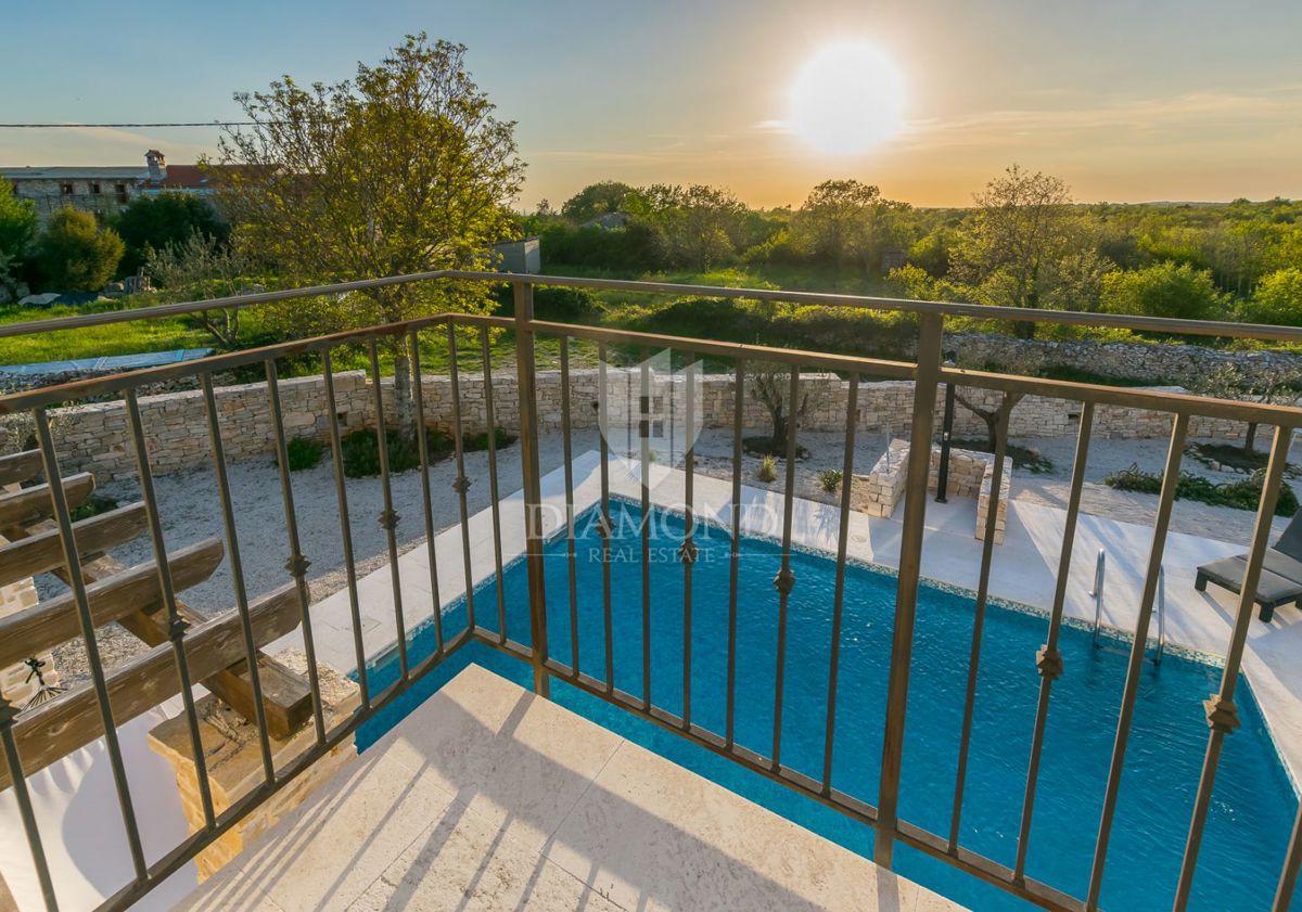 Villa con piscina e vista mare, nei dintorni di Svetvinčenat