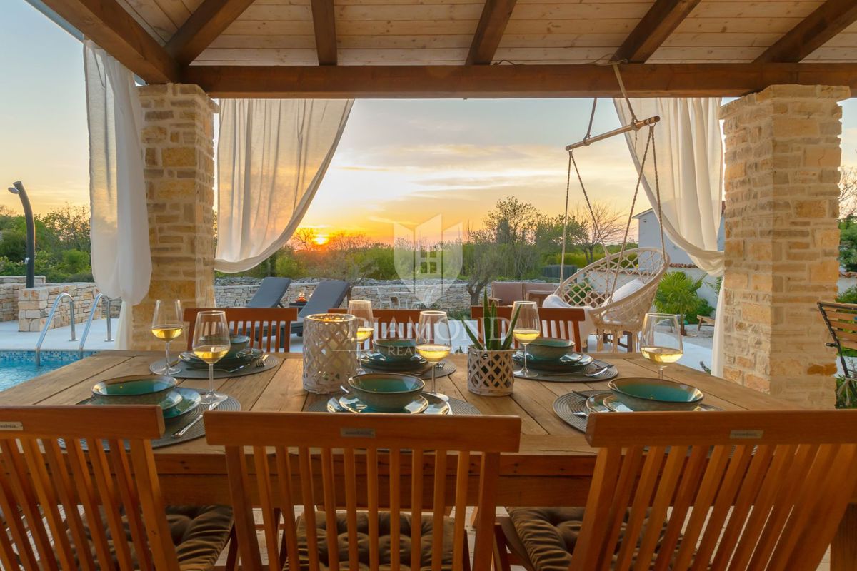 Villa con piscina e vista mare, nei dintorni di Svetvinčenat