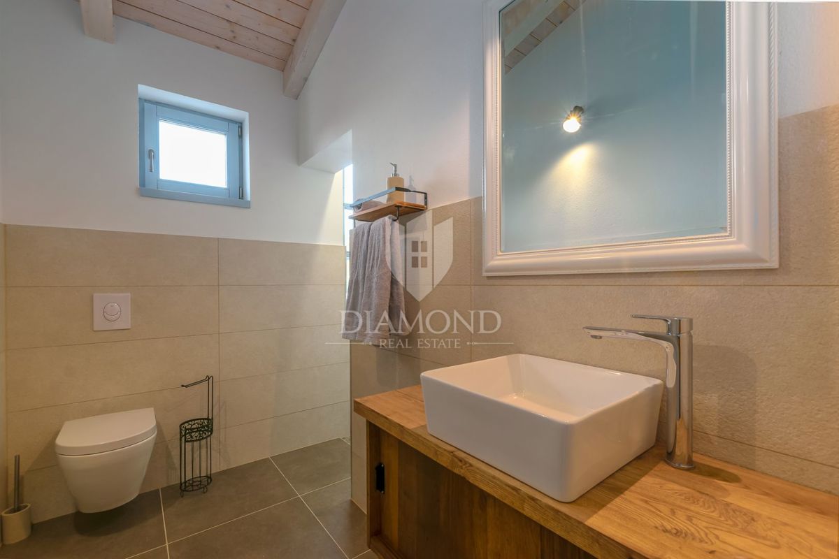 Villa con piscina e vista mare, nei dintorni di Svetvinčenat