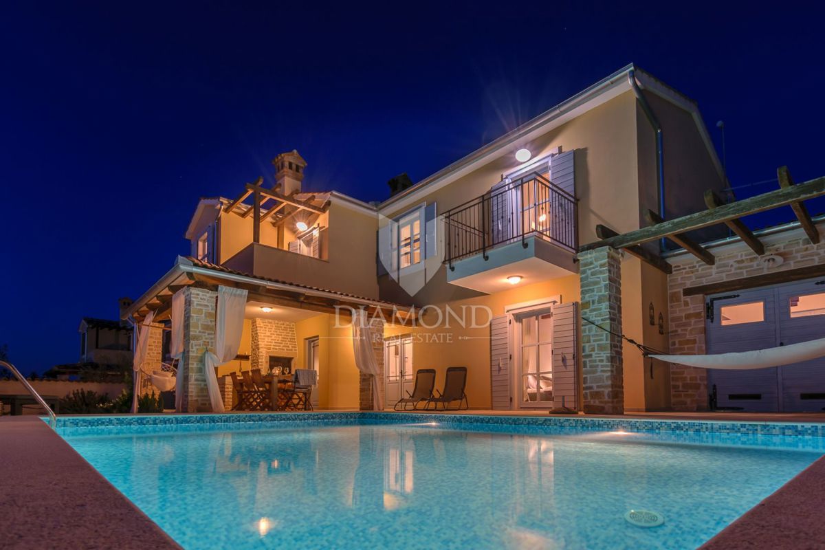 Villa con piscina e vista mare, nei dintorni di Svetvinčenat