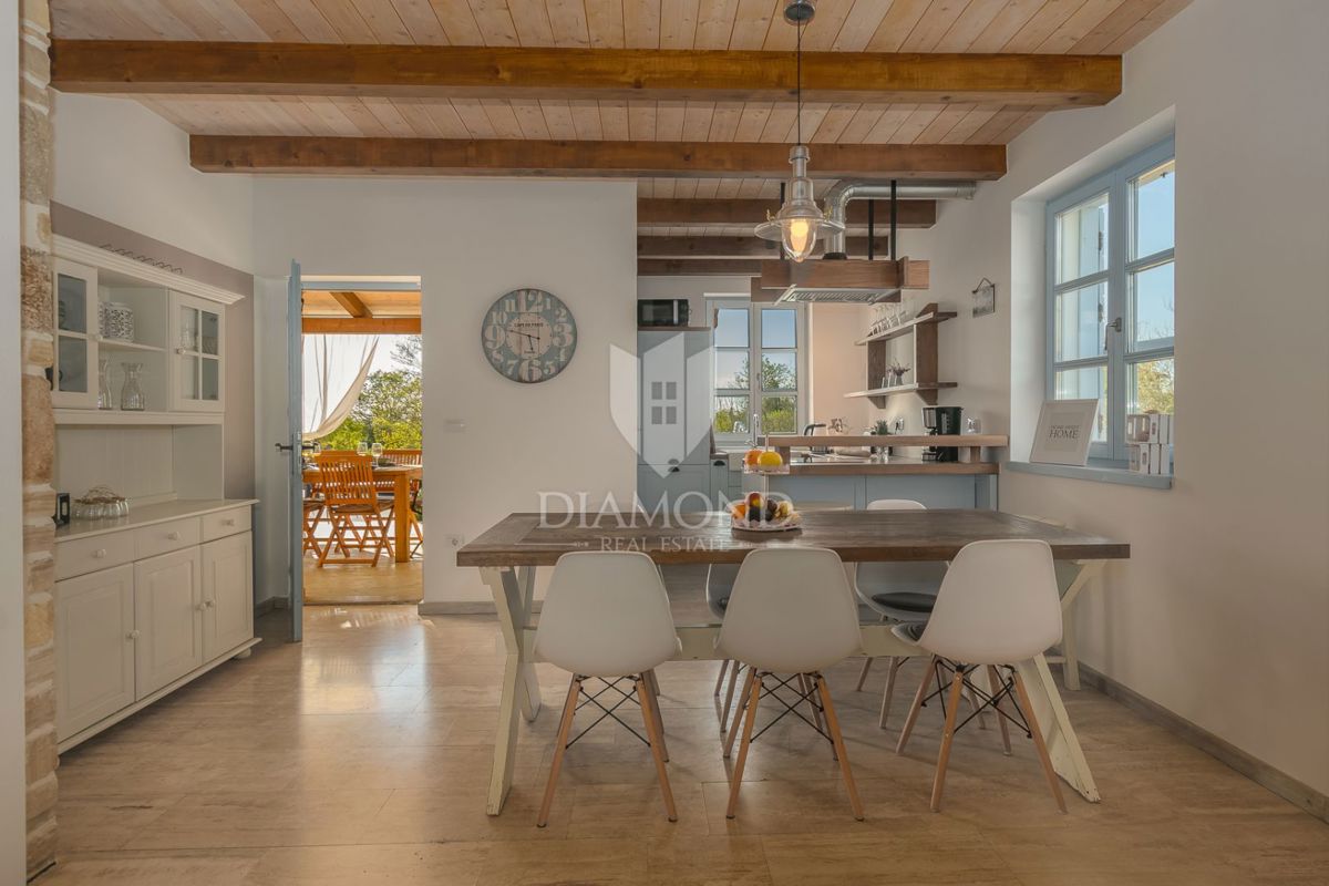 Villa con piscina e vista mare, nei dintorni di Svetvinčenat