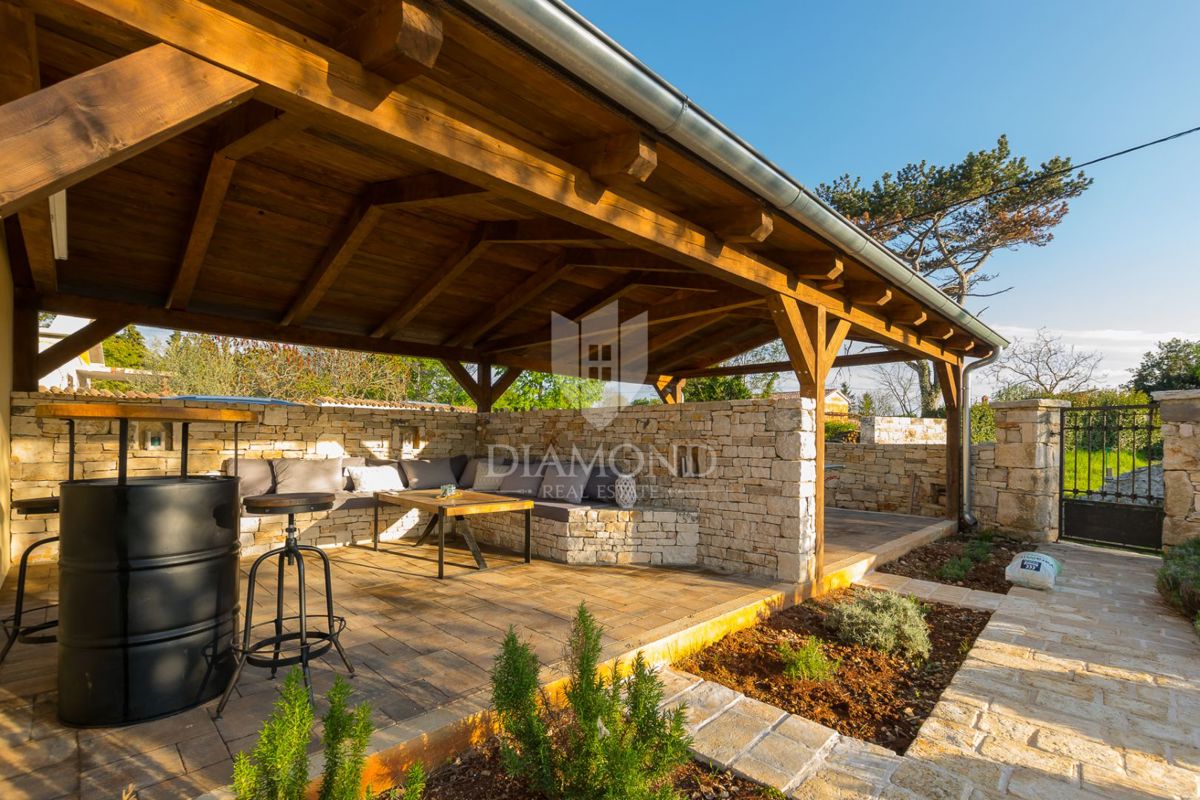 Villa con piscina e vista mare, nei dintorni di Svetvinčenat