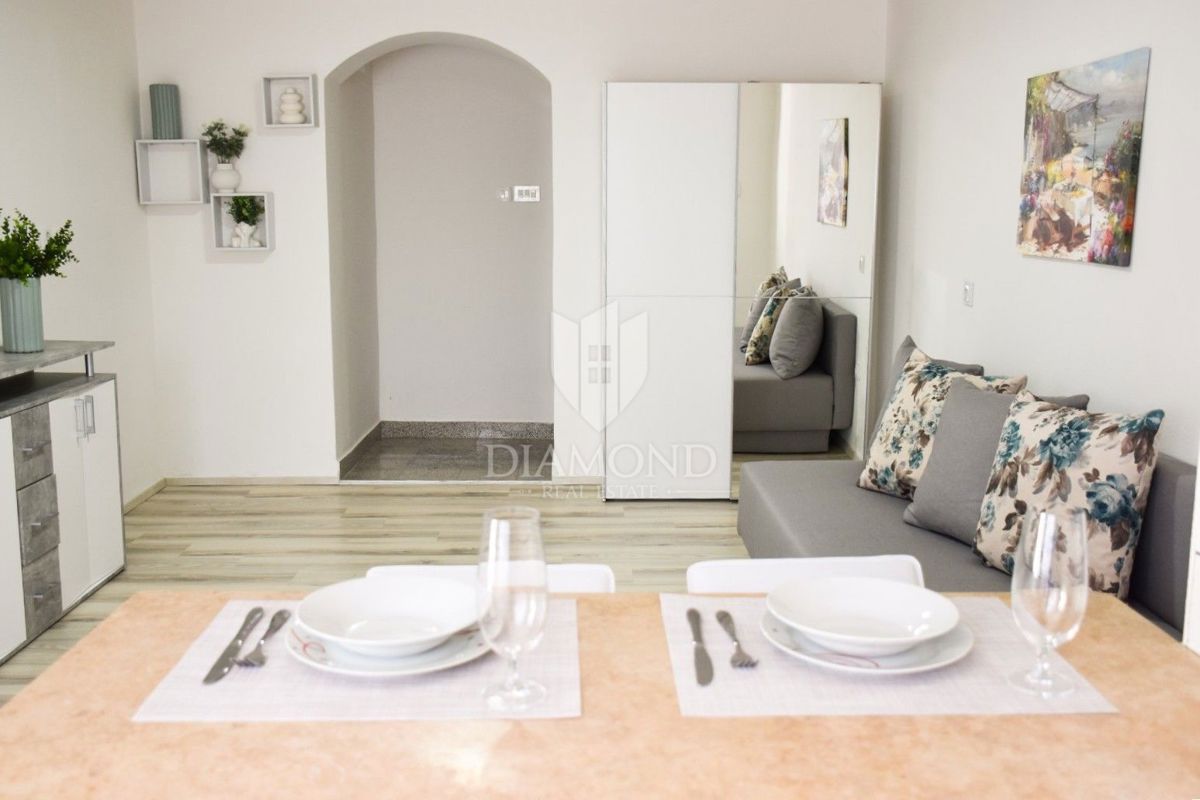 Poreč, appartamento in città con due unità separate