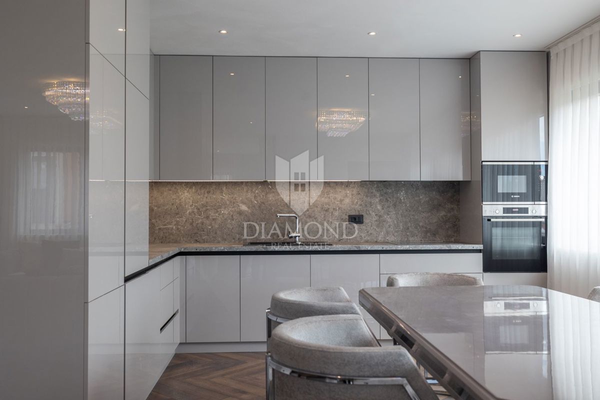 Rovigno, appartamento nuovo e arredato, a 500 m dal mare