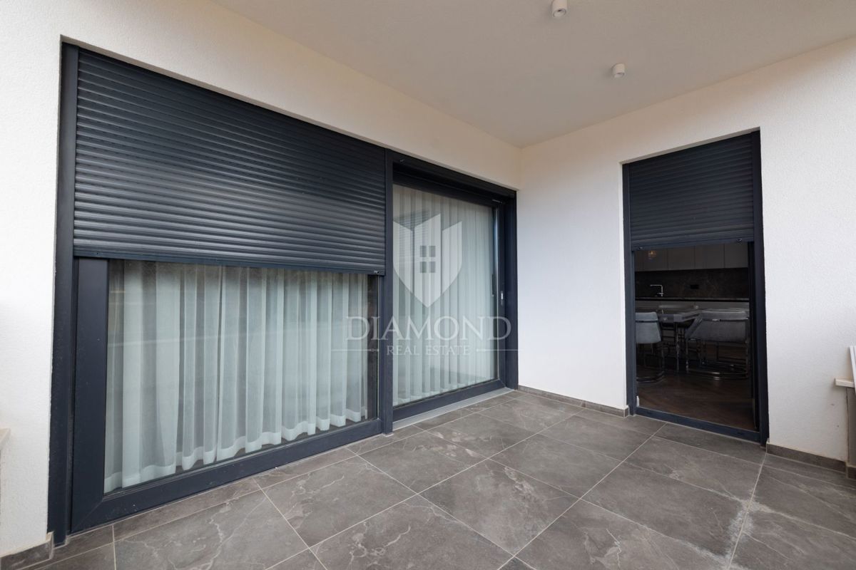 Rovigno, appartamento nuovo e arredato, a 500 m dal mare