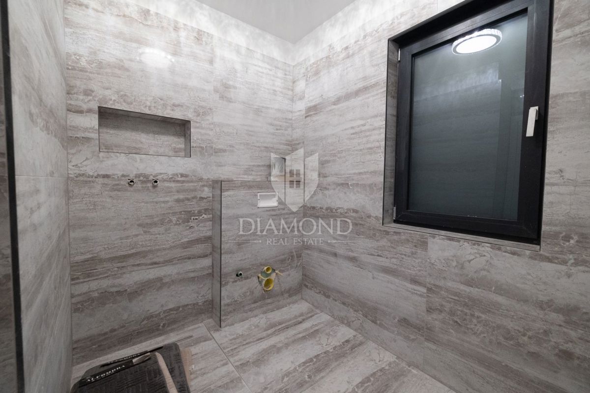 Rovigno, appartamento nuovo e arredato, a 500 m dal mare