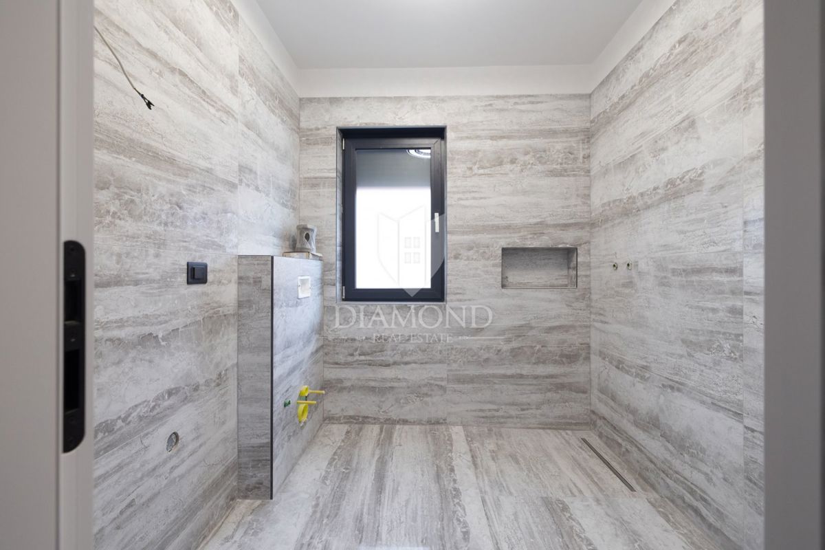 Rovigno, appartamento nuovo e arredato, a 500 m dal mare