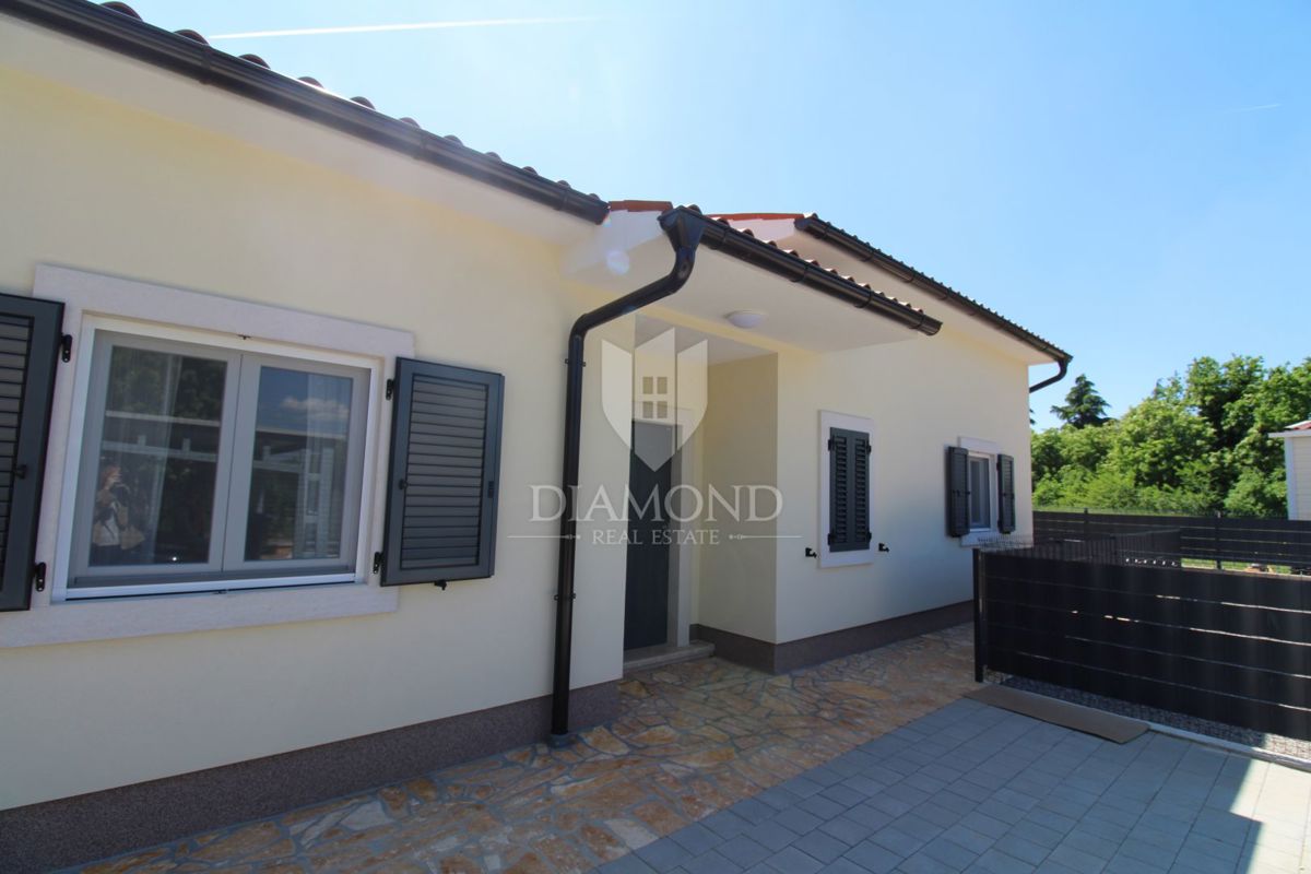 Nuova casa con piscina vicino a Labin