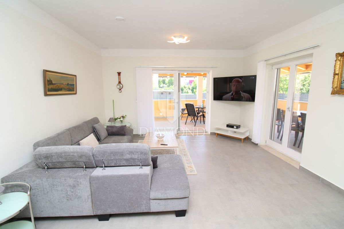 Nuova casa con piscina vicino a Labin