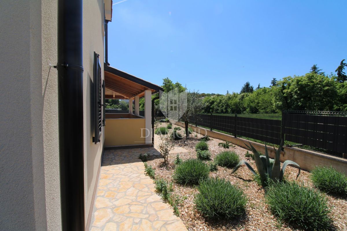 Nuova casa con piscina vicino a Labin