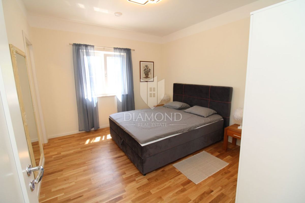 Nuova casa con piscina vicino a Labin