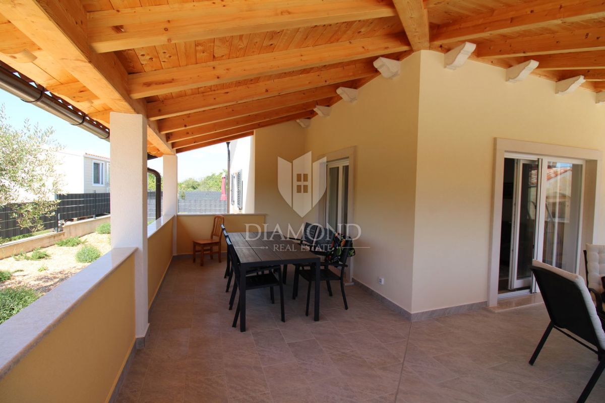 Nuova casa con piscina vicino a Labin