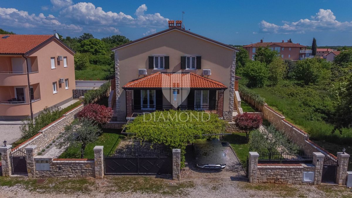 Istria, Umago, dintorni - bellissima casa con piscina vicino al mare!