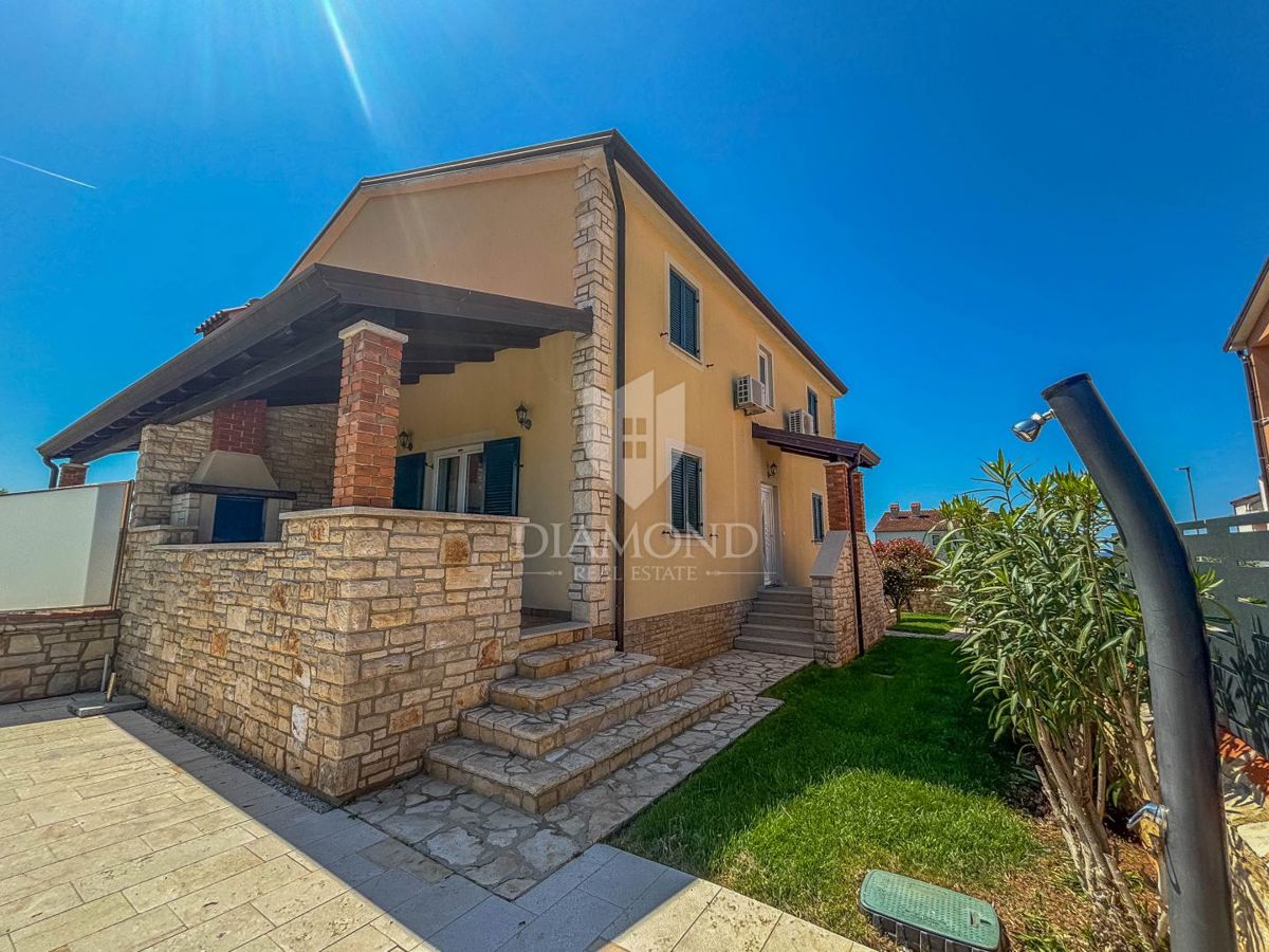 Istria, Umago, dintorni - bellissima casa con piscina vicino al mare!