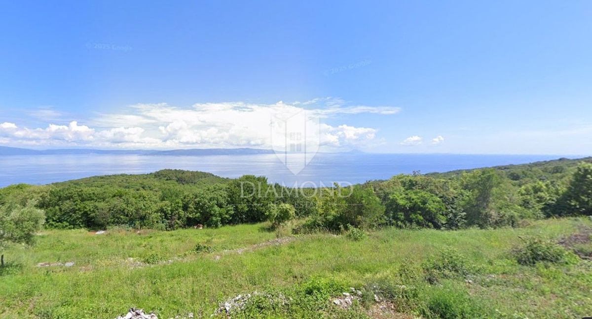 TERRENO EDIFICABILE CON VISTA MARE PANORAMICA E SENZA OSTACOLO