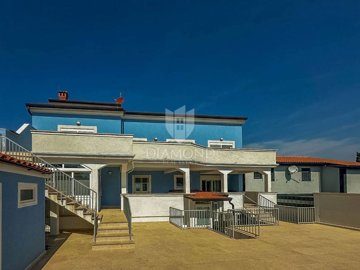 Cittanova, dintorni, casa con 6 appartamenti a 350 m dal mare