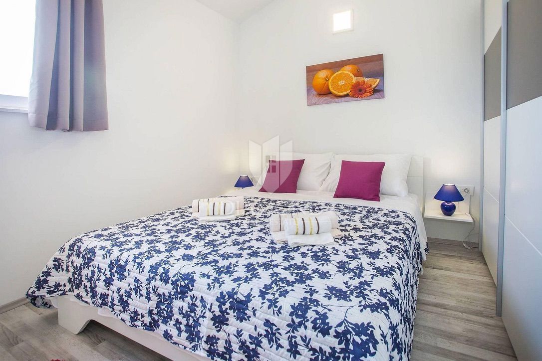 Labin, casa bifamiliare con piscina 