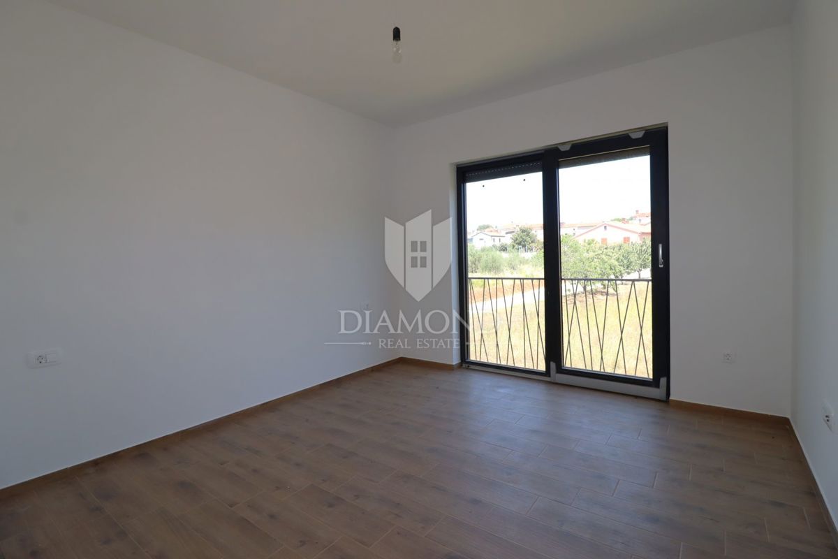 Parenzo, dintorni, moderna casa bifamiliare con piscina