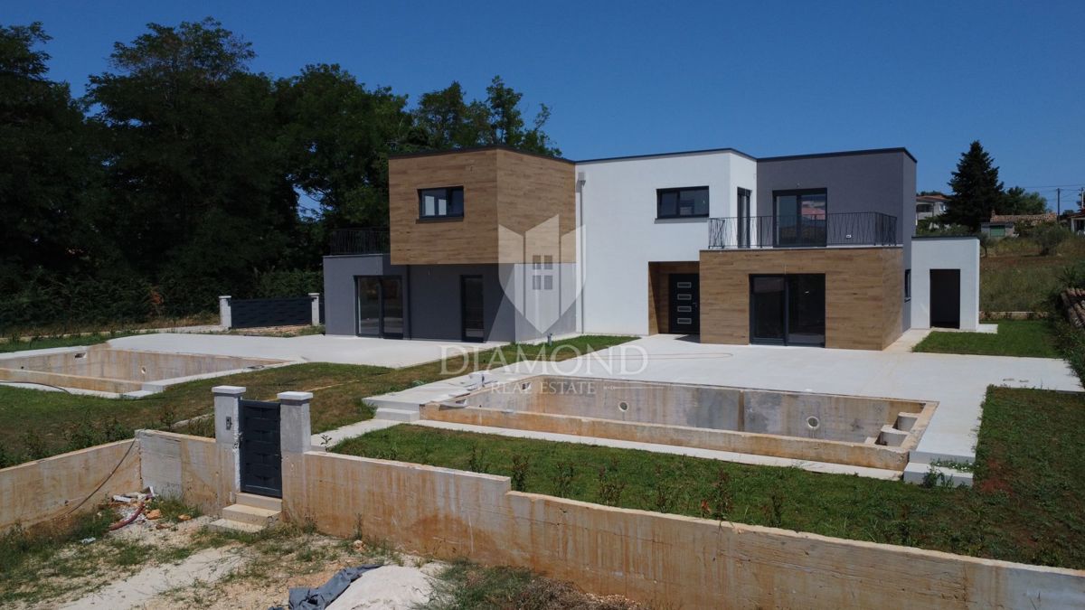 Parenzo, dintorni, moderna casa bifamiliare con piscina