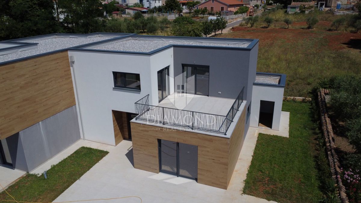 Parenzo, dintorni, moderna casa bifamiliare con piscina