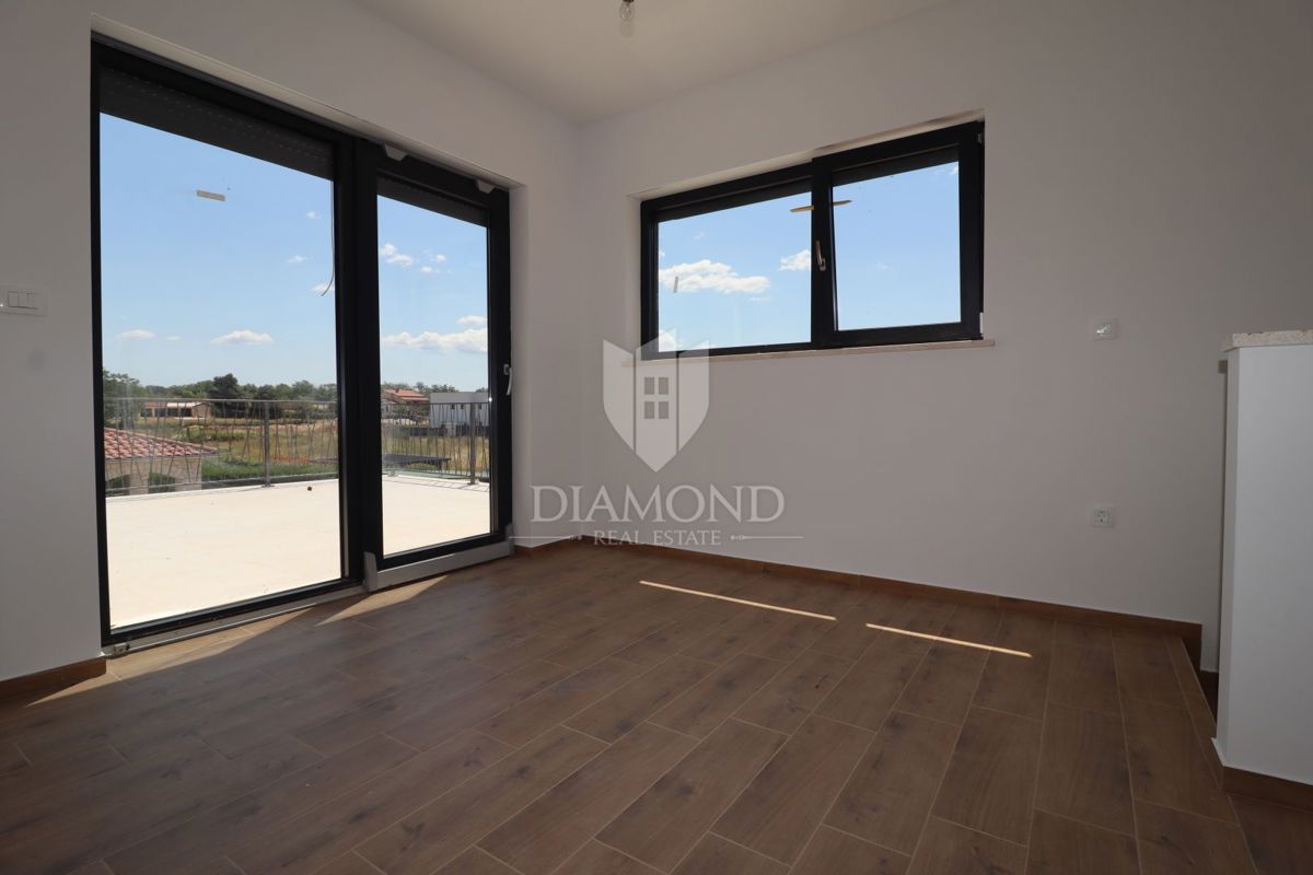 Parenzo, dintorni, moderna casa bifamiliare con piscina