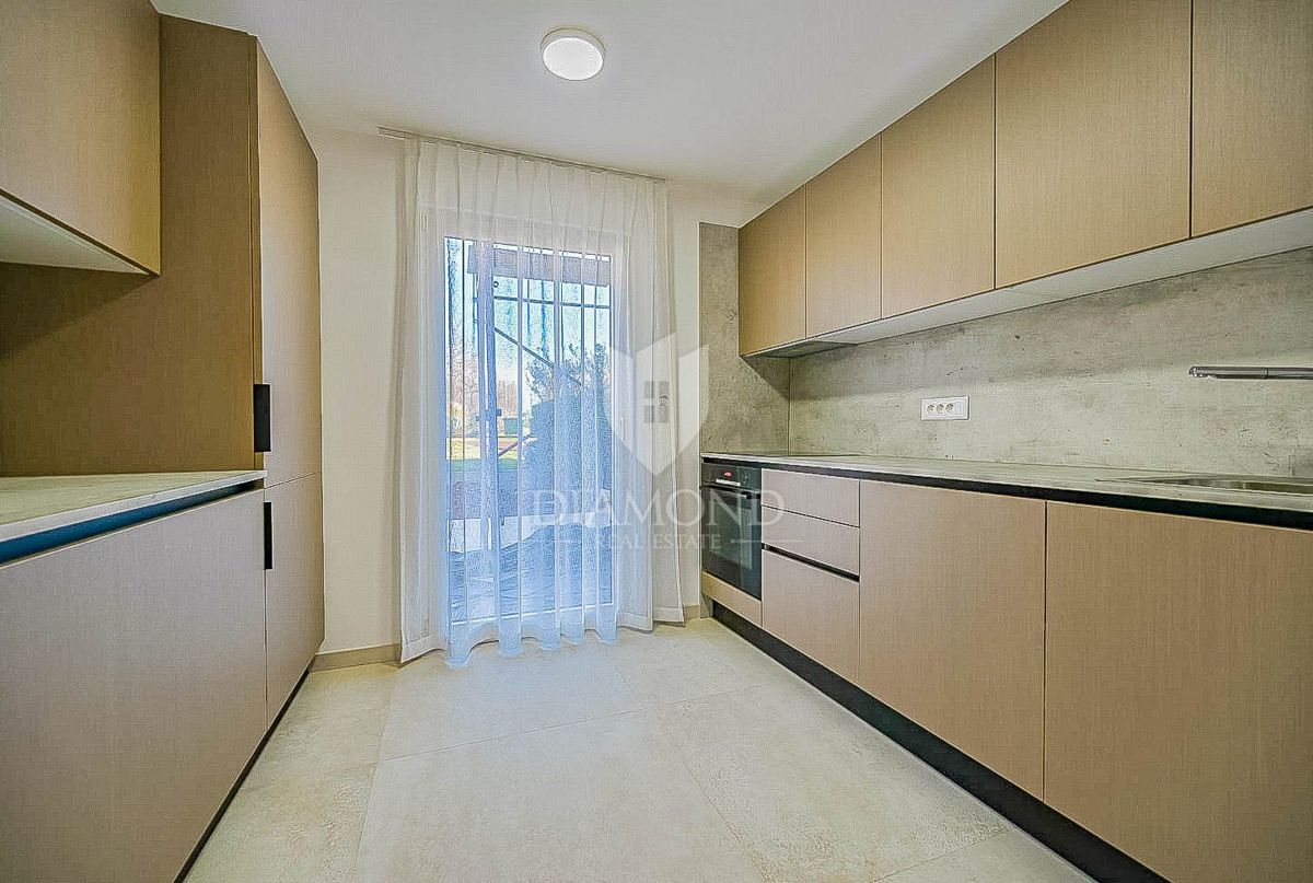 Cittanova, dintorni! Casa istriana con vista mare!