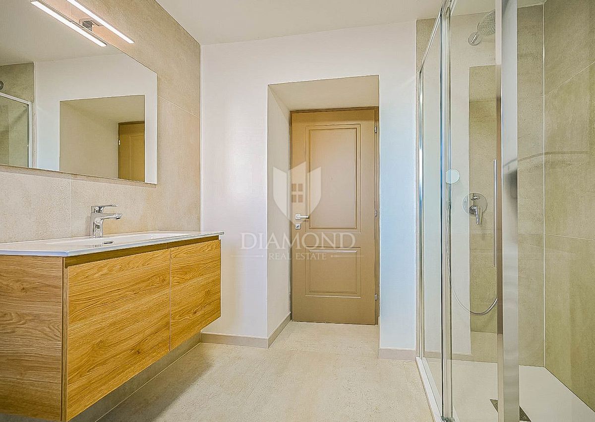 Cittanova, dintorni! Casa istriana con vista mare!