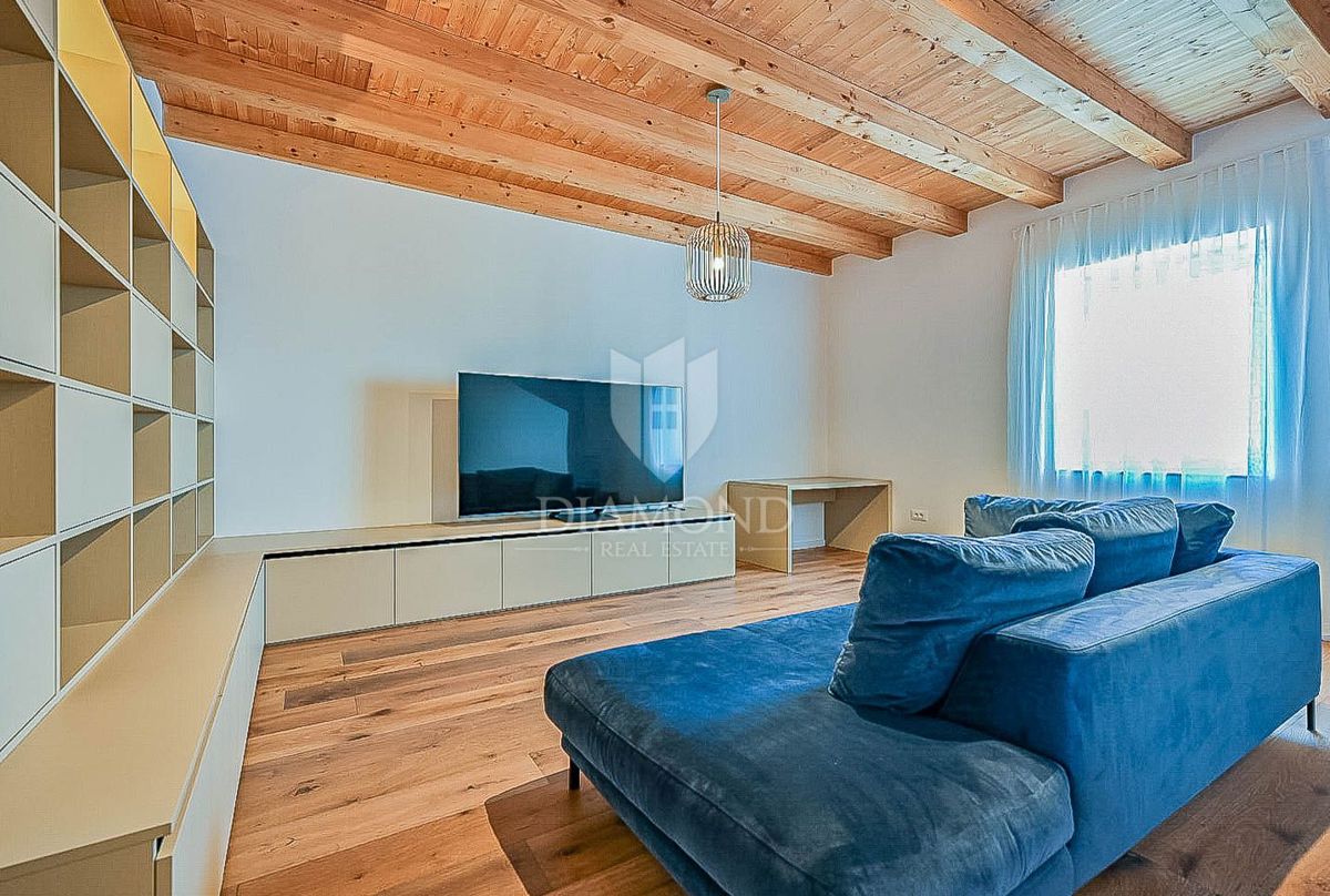 Cittanova, dintorni! Casa istriana con vista mare!