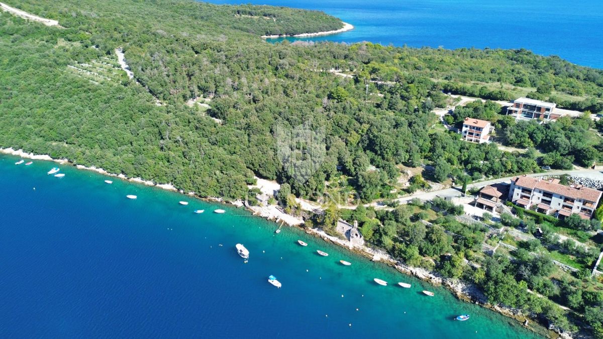 RABAC, DINTORNI, 80 M DAL MARE, AFFASCINANTE VILLA NON ARREDATA