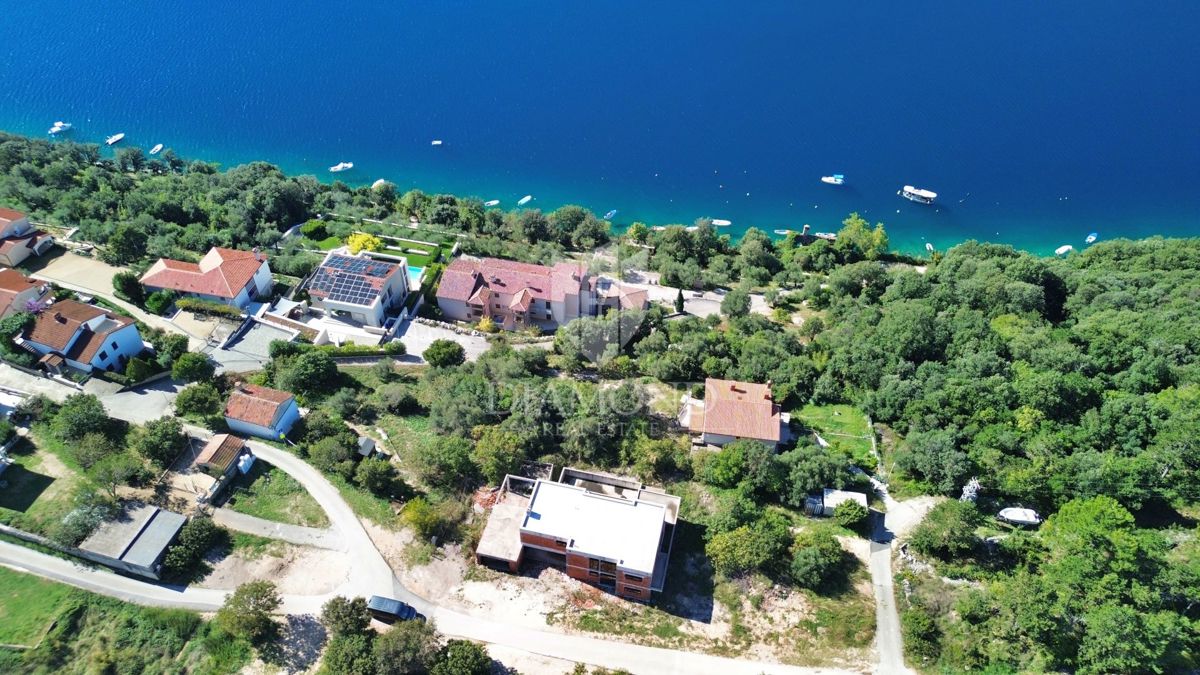 RABAC, DINTORNI, 80 M DAL MARE, AFFASCINANTE VILLA NON ARREDATA