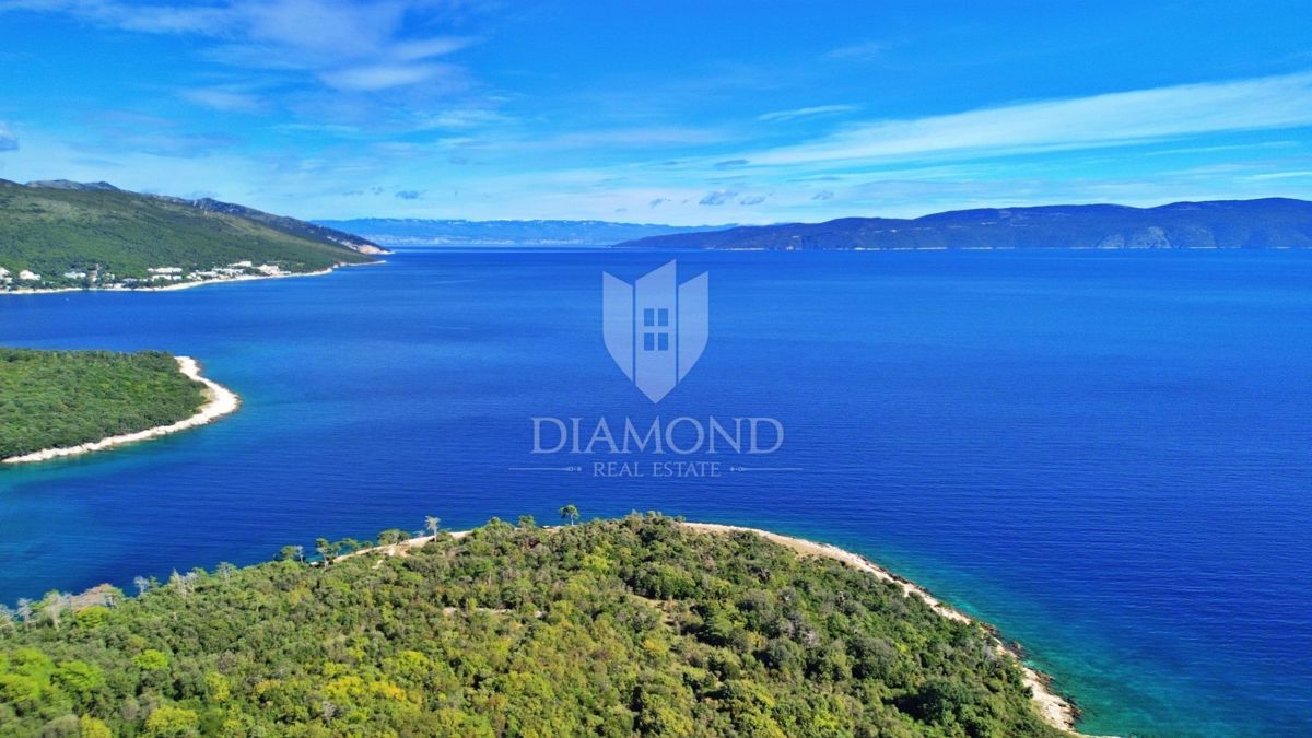 RABAC, DINTORNI, 80 M DAL MARE, AFFASCINANTE VILLA NON ARREDATA