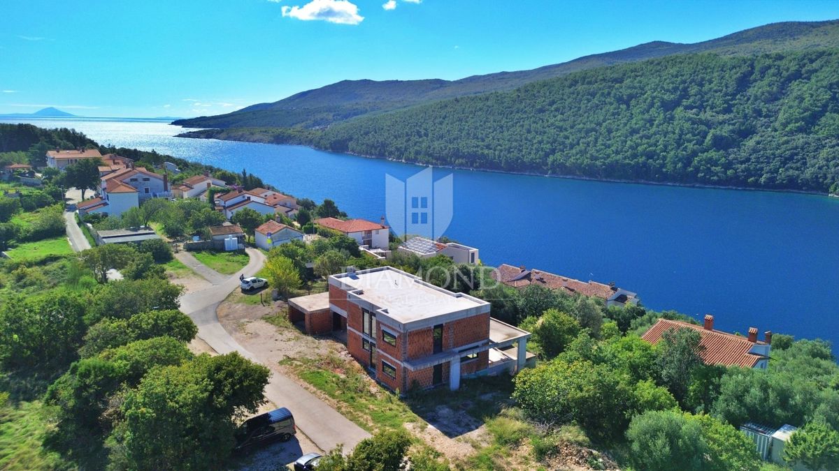 RABAC, DINTORNI, 80 M DAL MARE, AFFASCINANTE VILLA NON ARREDATA