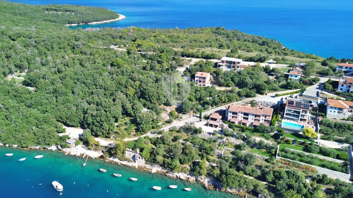 RABAC, DINTORNI, 80 M DAL MARE, AFFASCINANTE VILLA NON ARREDATA