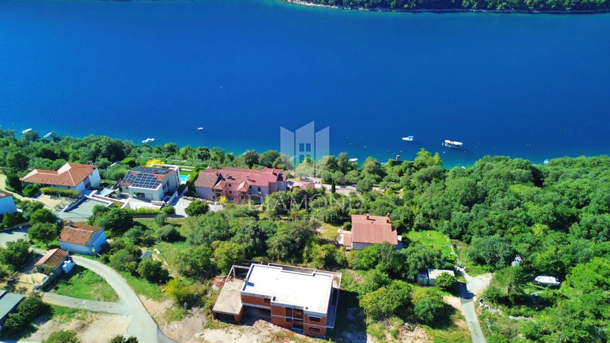 RABAC, DINTORNI, 80 M DAL MARE, AFFASCINANTE VILLA NON ARREDATA