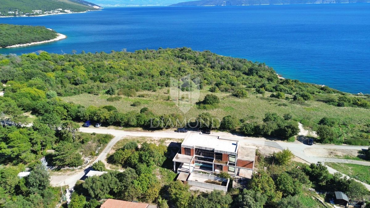 RABAC, DINTORNI, 80 M DAL MARE, AFFASCINANTE VILLA NON ARREDATA