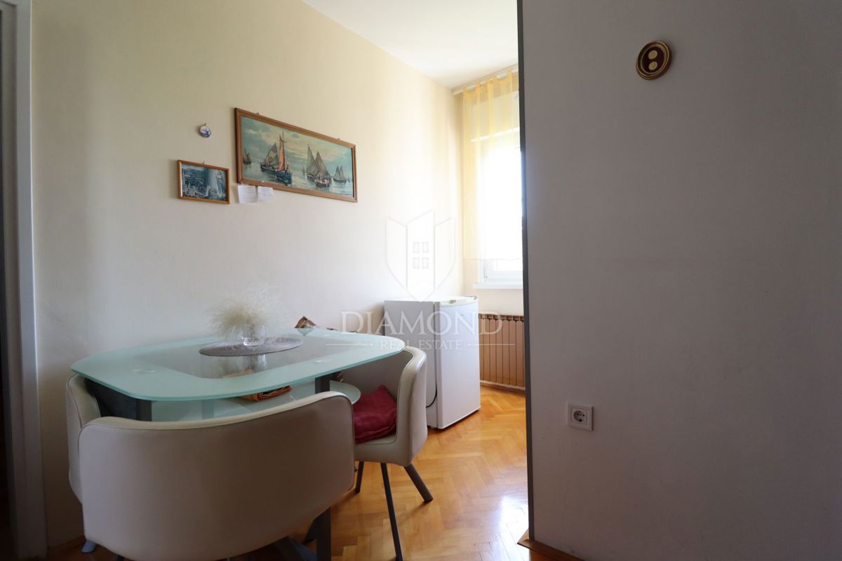 Umago, casa di 250 m2 con 4 appartamenti e giardino di 1.000 m2 