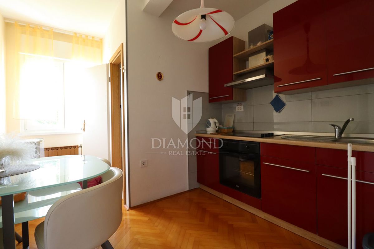 Umago, casa di 250 m2 con 4 appartamenti e giardino di 1.000 m2 