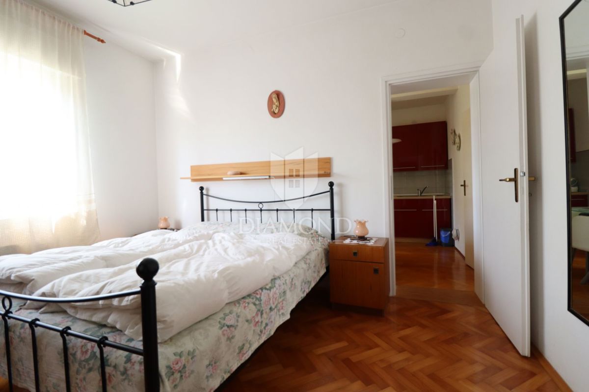 Umago, casa di 250 m2 con 4 appartamenti e giardino di 1.000 m2 