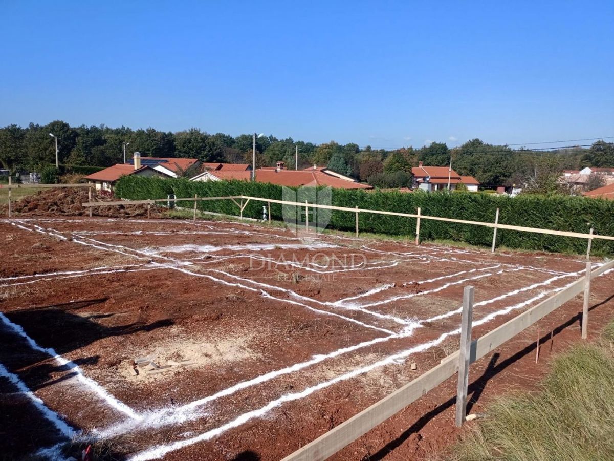 Una casa moderna con piscina in costruzione - nei pressi di Labin, Istria