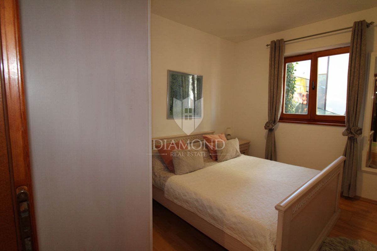 Rabac, appartamento su due piani in ottima posizione